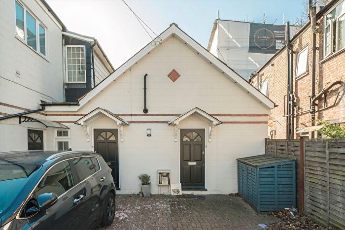 2 Bedroom Flat To Rent In Leyborne Avenue, London, W13