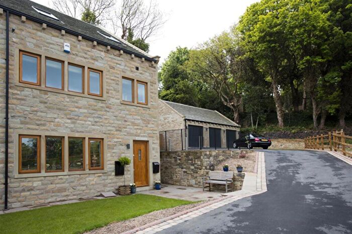 4 Bedroom Town House To Rent In Spinners Cottage, Binns Lane, Holmfirth, HD9