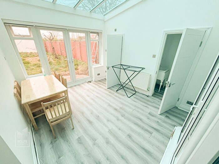 Studio To Rent In Norfolk Avenue, Palmers Green, N13