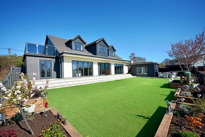 5 Bedroom Detached House For Sale In Low Road, Little Stukeley, Huntingdon, PE28