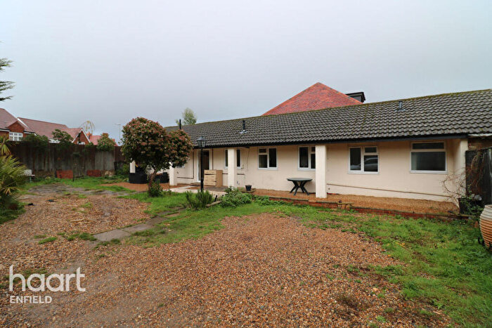 2 Bedroom Bungalow To Rent In Goffs Lane, Waltham Cross, EN7