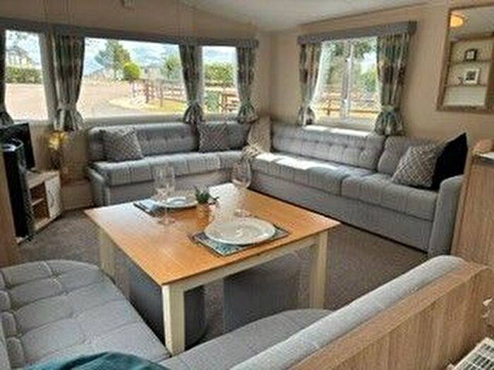 2 Bedroom Mobile/park Home For Sale In Fenny Bentley, Ashbourne, DE6