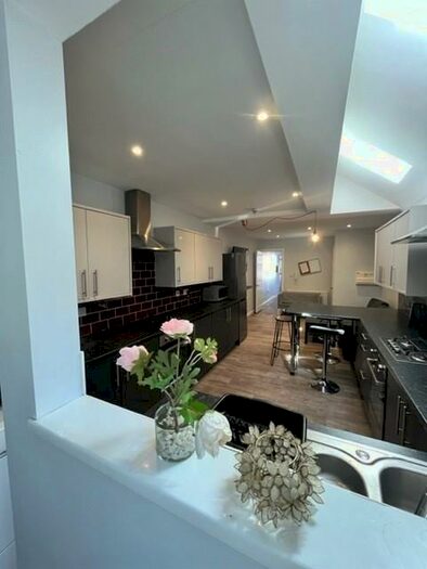 7 Bedroom Terraced House To Rent In Dawlish Road, Selly Oak, Birmingham, B29