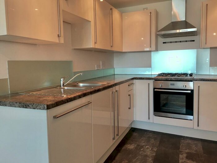 1 Bedroom Apartment To Rent In The Crescent, City Centre *Zero Deposit Guarantee Avail, PL1