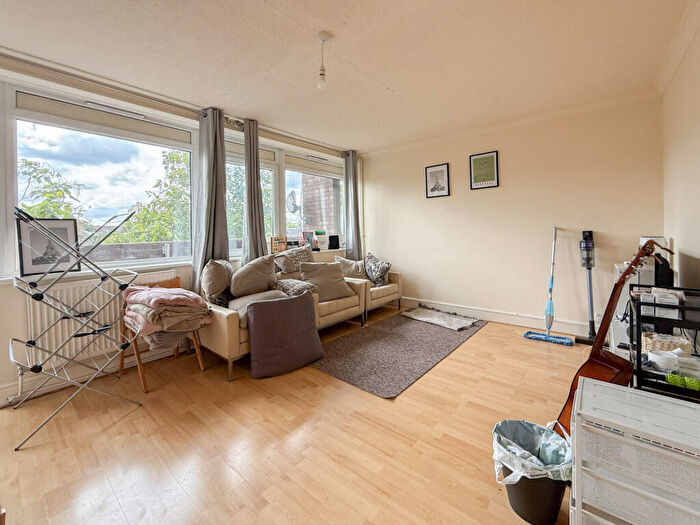 2 Bedroom Flat To Rent In Linsdell Road, Barking, IG11