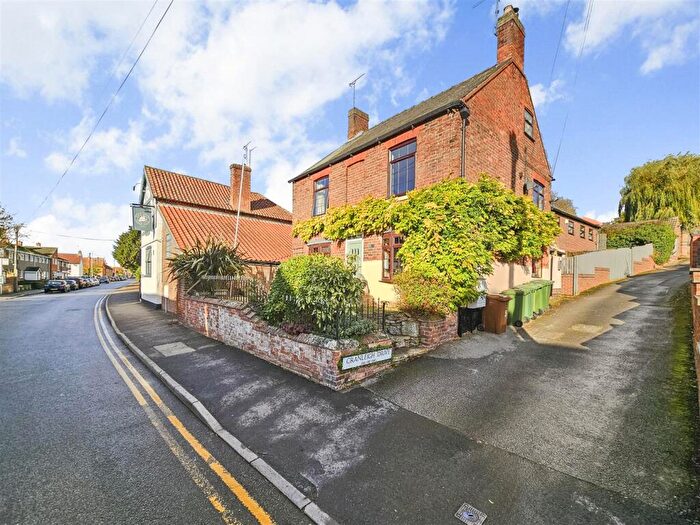 6 Bedroom Detached House For Sale In Main Street, Lowdham, Nottingham, NG14