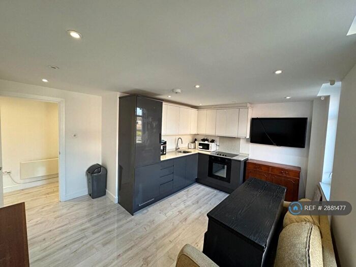 1 Bedroom Flat To Rent In Castle Street, Reading, RG1