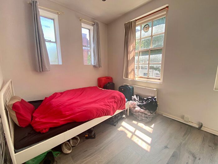 Studio To Rent In Offord Road, London, N1