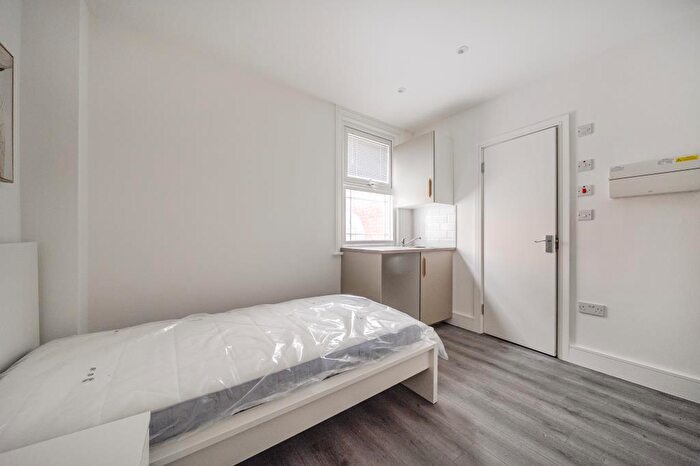 Flat To Rent In Kings Road, Reading, RG1