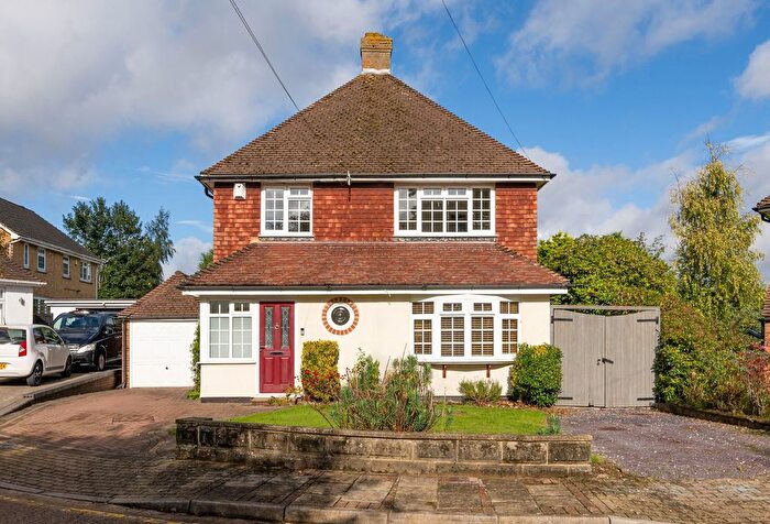 3 Bedroom Detached House To Rent In Vale Close, Orpington, BR6