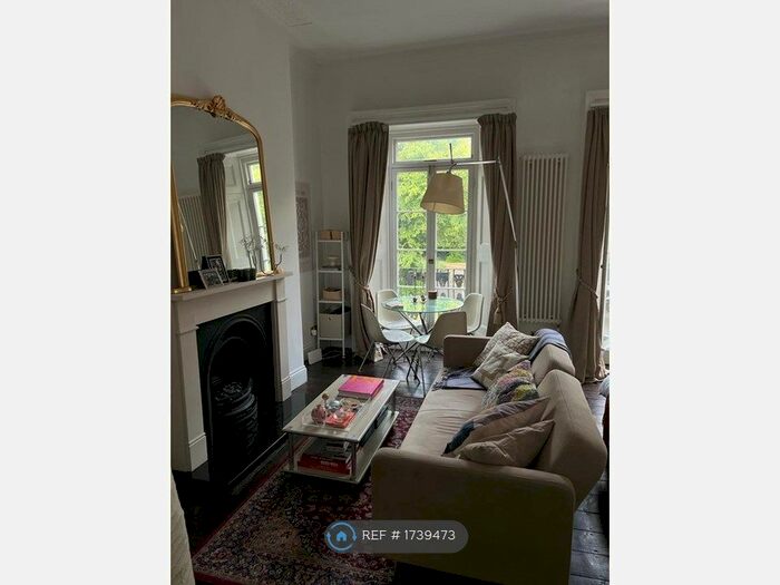 Studio To Rent In Oakley Square, London, NW1