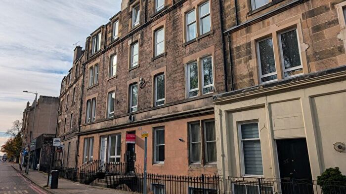 2 Bedroom Flat To Rent In Angle Park Terrace, Edinburgh, EH11