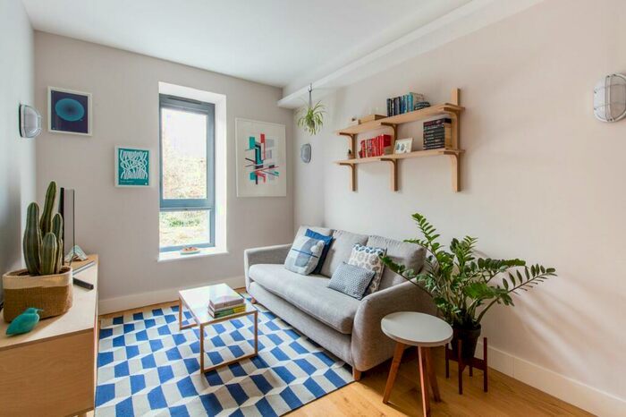 1 Bedroom Flat To Rent In Wilmer Place, London, N16