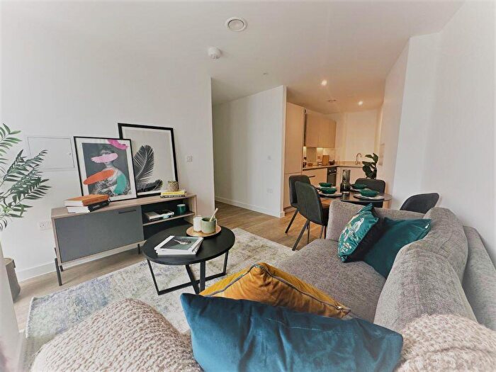 2 Bedroom Apartment To Rent In The Silver Yard, Birmingham Birmingham, B4