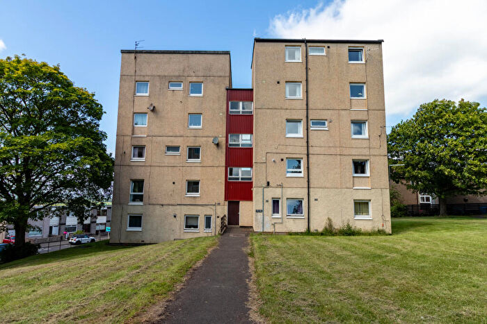 2 Bedroom Maisonette For Sale In Charleston Drive, Dundee, DD2