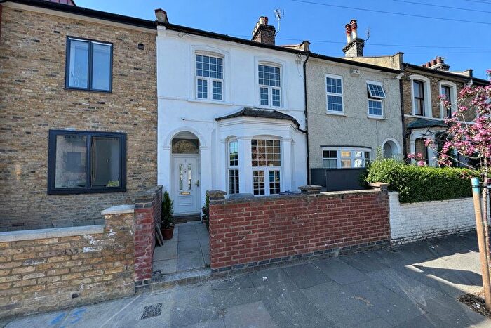 Studio To Rent In Spencer Road, W3