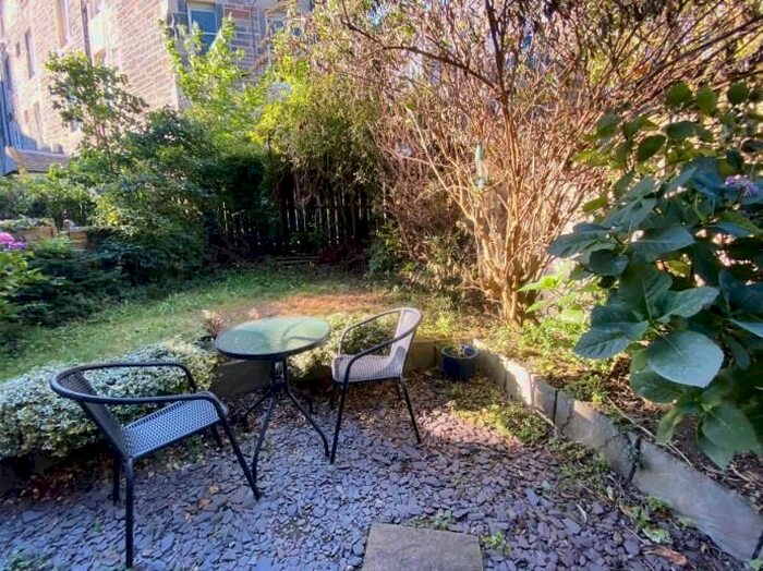 2 Bedroom Flat To Rent In Largo Place, Edinburgh, EH6