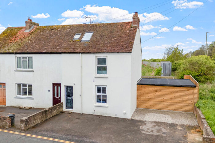 3 Bedroom End Of Terrace House For Sale In Oving Road, Chichester, PO20