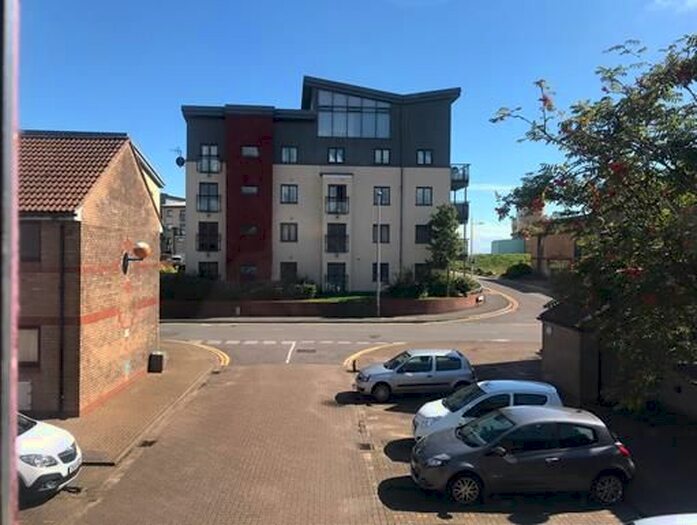 1 Bedroom Flat To Rent In Trawler Road, Swansea, SA1
