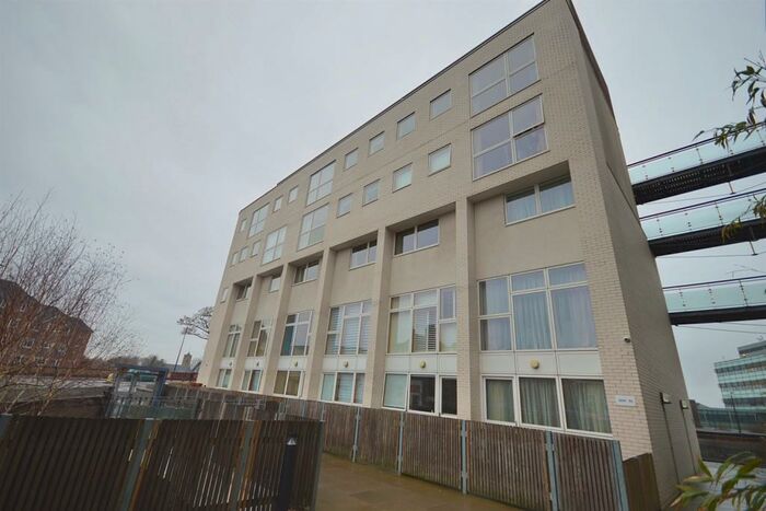 3 Bedroom Apartment To Rent In Broad Road, Broad Road, Sale, M33