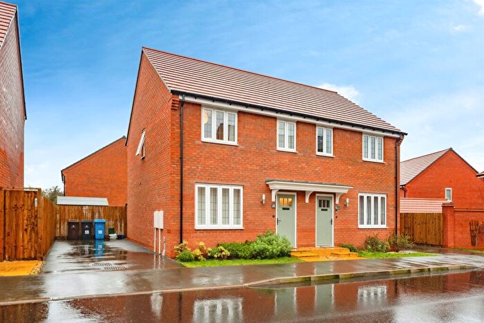 3 Bedroom Semi-Detached House For Sale In Foragers Way, Mickleover, Derby, DE3