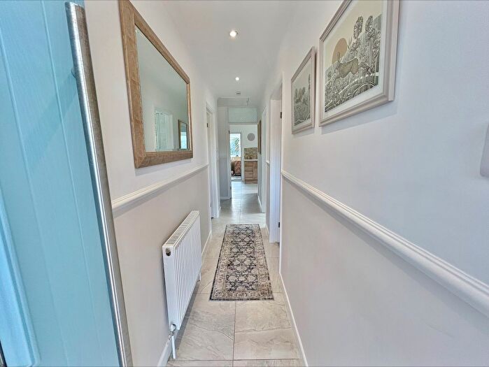 2 Bedroom Detached Bungalow For Sale In Mays Lane, Stubbington, Fareham, PO14