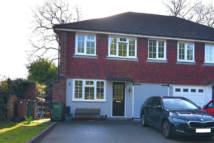 3 Bedroom Semi Detached House For Sale In Lake Gardens, Wallington, SM6