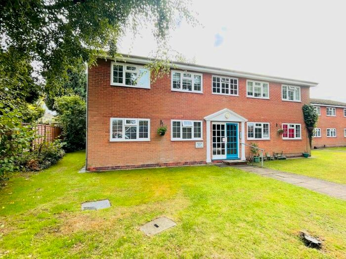 2 Bedroom Flat To Rent In Lawford Grove, Shirley, Solihull, B90