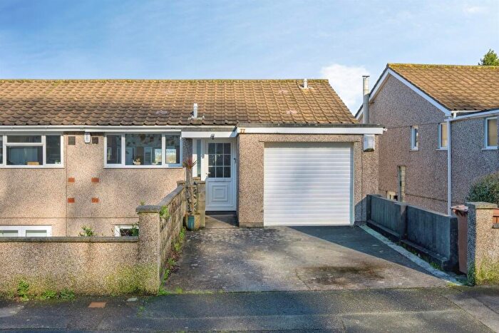 3 Bedroom Semi Detached House For Sale In Dunstone View, Plymouth, PL9