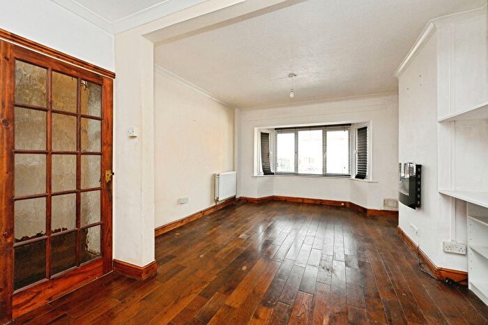 3 Bedroom Semi-Detached House For Sale In Waveney Close, Hunstanton, Norfolk, PE36