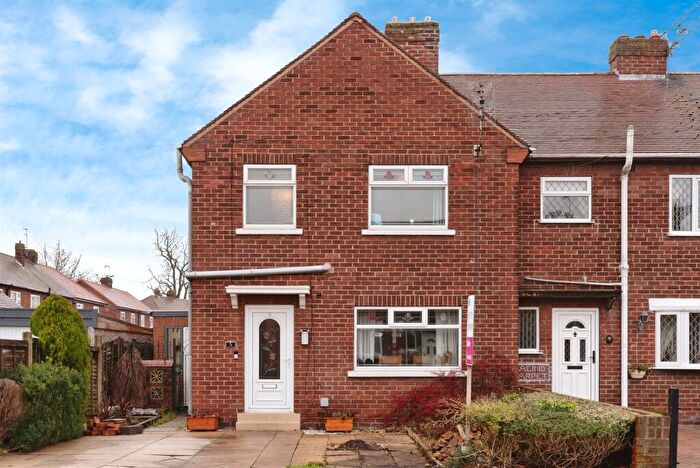 3 Bedroom End Of Terrace House For Sale In St. Lawrence Avenue, Snaith, Goole, DN14