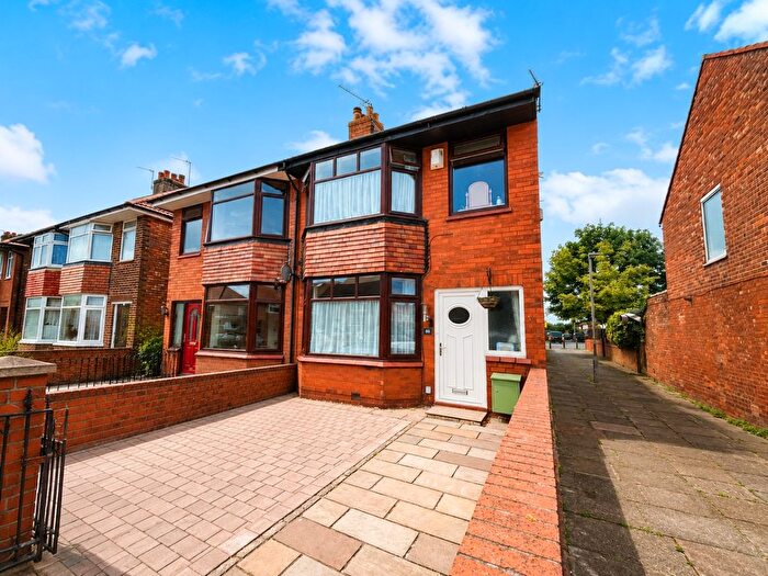 3 Bedroom Semi-Detached House For Sale In Russell Road, Southport, Merseyside, PR9