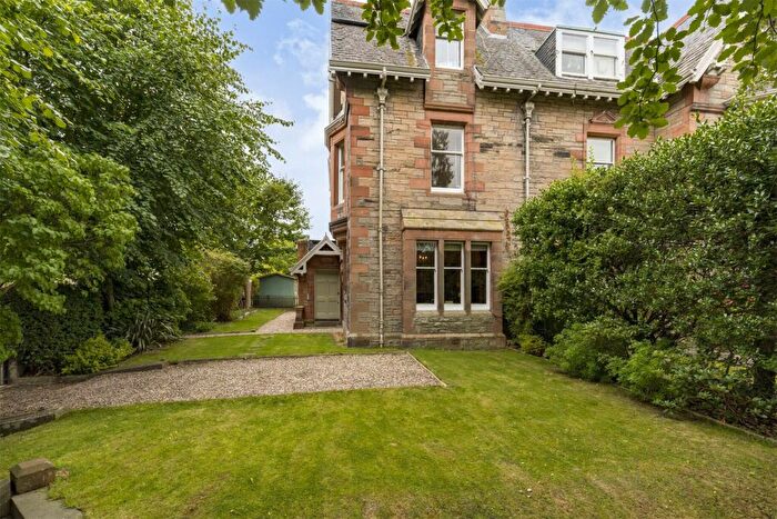 3 Bedroom Flat For Sale In Craigmillar Park, Newington, Edinburgh, EH16
