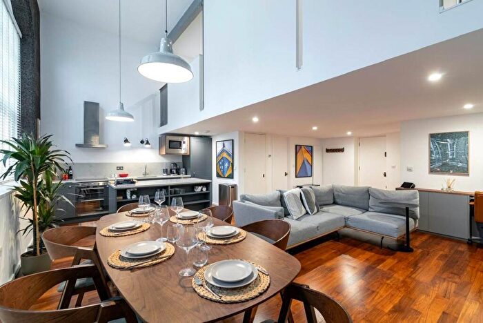 2 Bedroom Flat For Sale In Clark Street, Stepney, London, E1