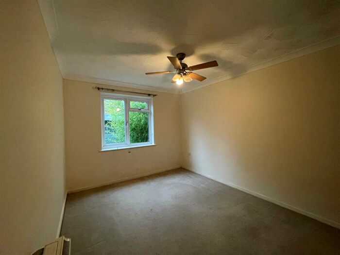 2 Bedroom Detached Bungalow To Rent In Bazes Shaw, New Ash Green, DA3