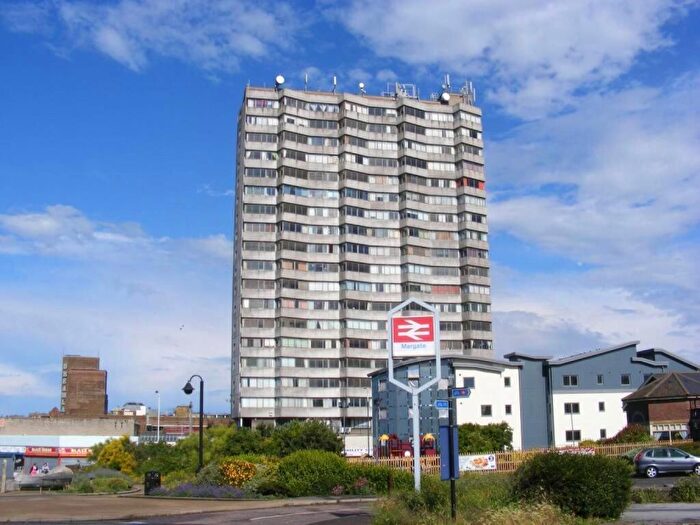 1 Bedroom Flat For Sale In All Saints Avenue, Margate, CT9