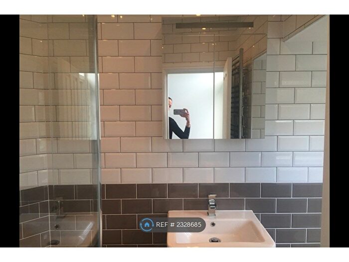 1 Bedroom Flat To Rent In Merrow Street, Elephant Amp; Castle, SE17