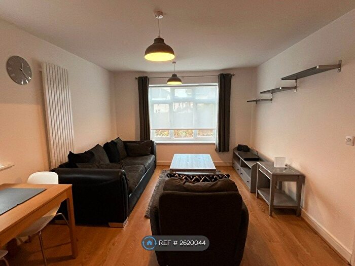 2 Bedroom Flat To Rent In Sharps Court, Hitchin, SG4