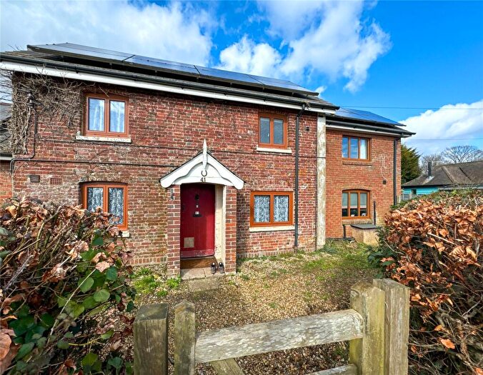 4 Bedroom Semi-Detached House For Sale In Burley Road, Bransgore, Christchurch, Dorset, BH23