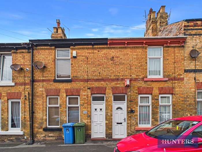2 Bedroom Terraced House For Sale In Sandringham Street, Scarborough, YO12