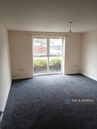 2 Bedroom Flat To Rent In Hebers Court, Middleton, Manchester, M24