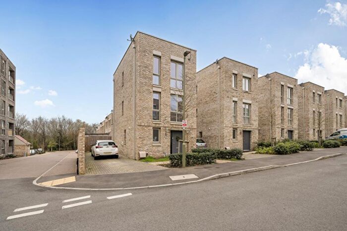 4 Bedroom Detached House For Sale In Padua Way, Littlemore, Oxford, OX4