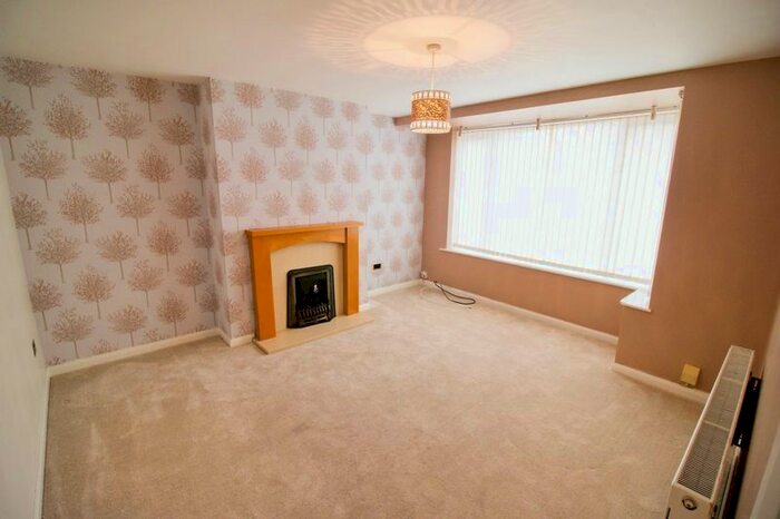 3 Bedroom Semi-Detached House To Rent In Roman Avenue, Outlane, Huddersfield, HD3