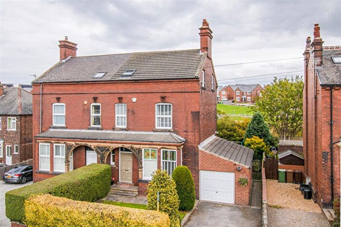 6 Bedroom Semi-Detached House For Sale In Bradford Road, Wakefield, WF1