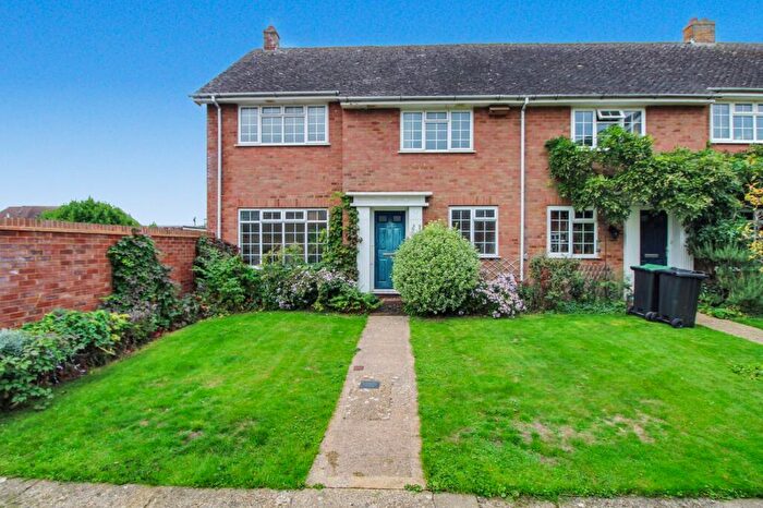 3 Bedroom End Of Terrace House For Sale In St Thomas Park, Lymington, SO41