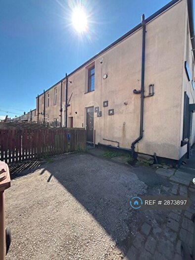 2 Bedroom Flat To Rent In Rochdale Road, Rochdale, OL16