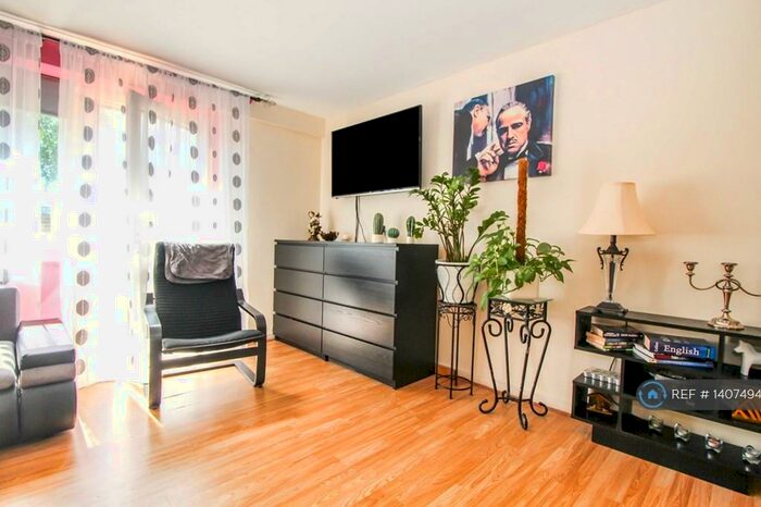 3 Bedroom Maisonette To Rent In Rawstone Walk, London, E13