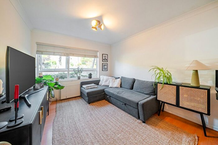 1 Bedroom Flat For Sale In Bartholomew Close, London, SW18