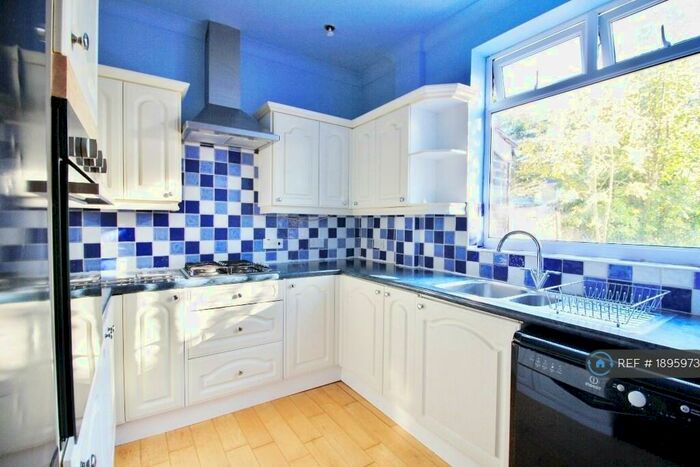 3 Bedroom Terraced House To Rent In Vernon Road, Ilford, IG3