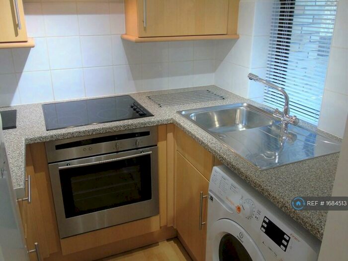 1 Bedroom Flat To Rent In Glenoven Court, Cambridge, CB4